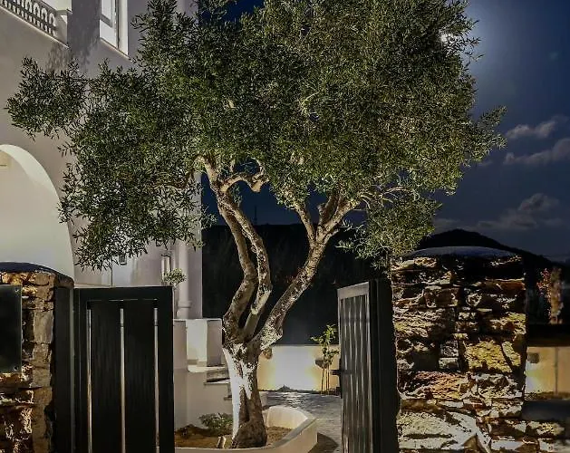 Oliva Naxos * Naxos City