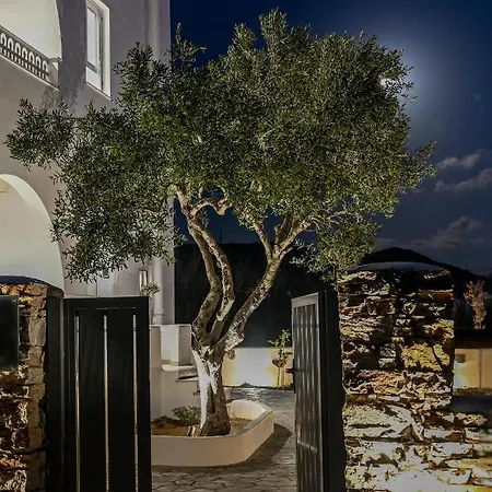 Oliva Naxos * Naxos City