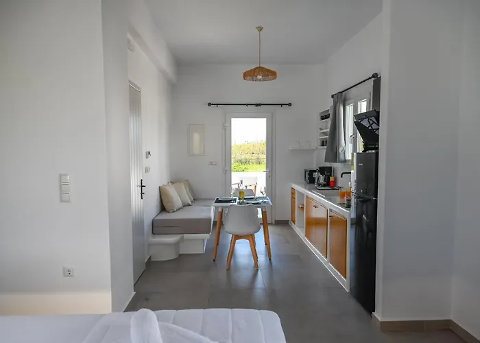 Oliva Naxos * Naxos City